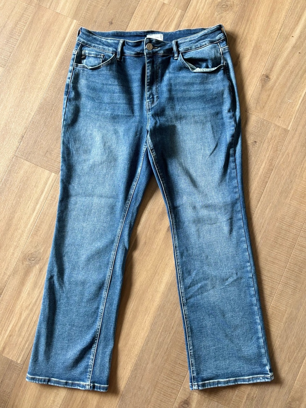 KanCan Women's Mid-Rise Straight-Leg Jeans in Medium Blue